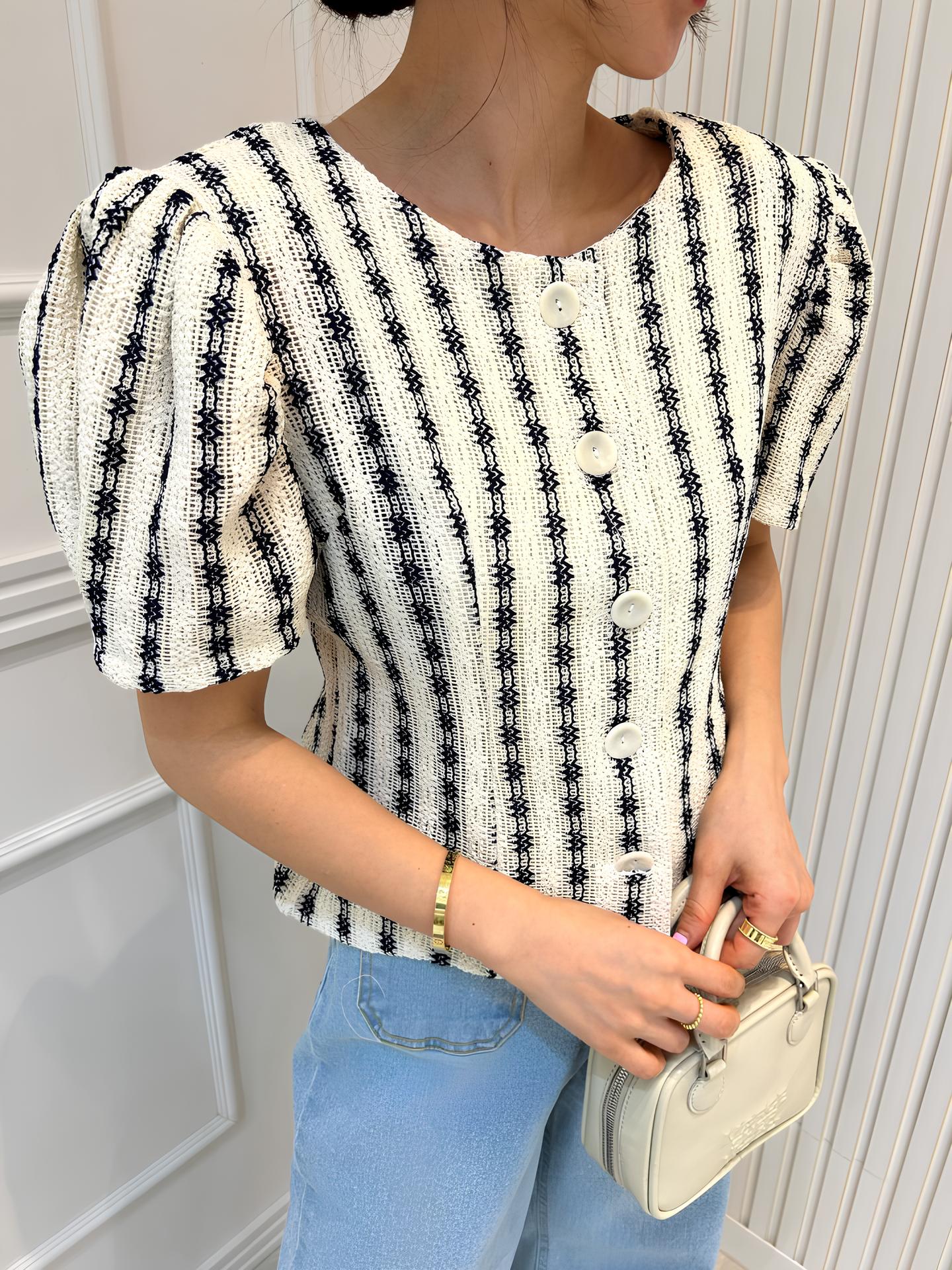 Dalmata Puff-sleeve Top